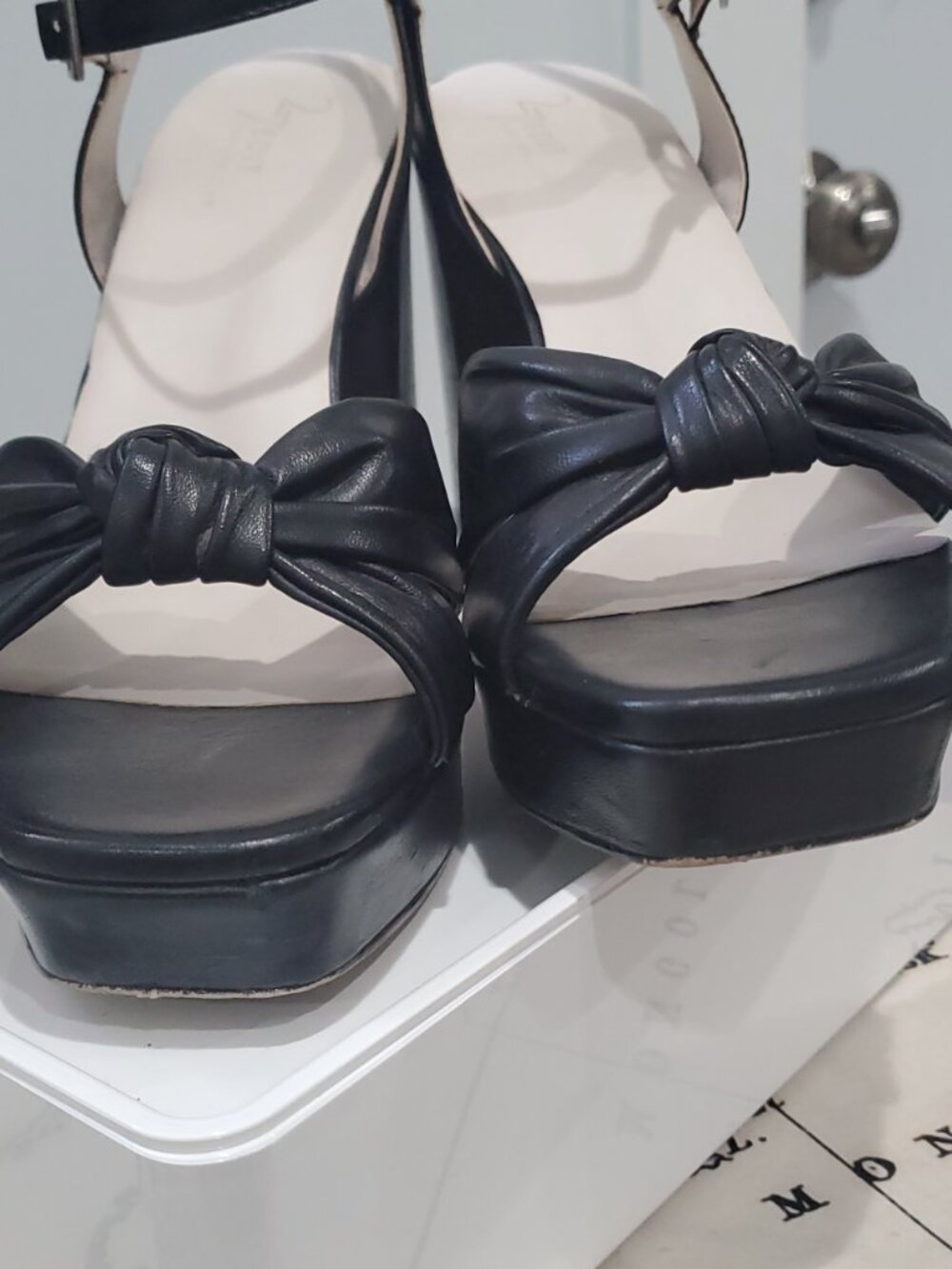 27 Edit Naturalizer Black Platform Heeled Sandal - Picture 2 of 9